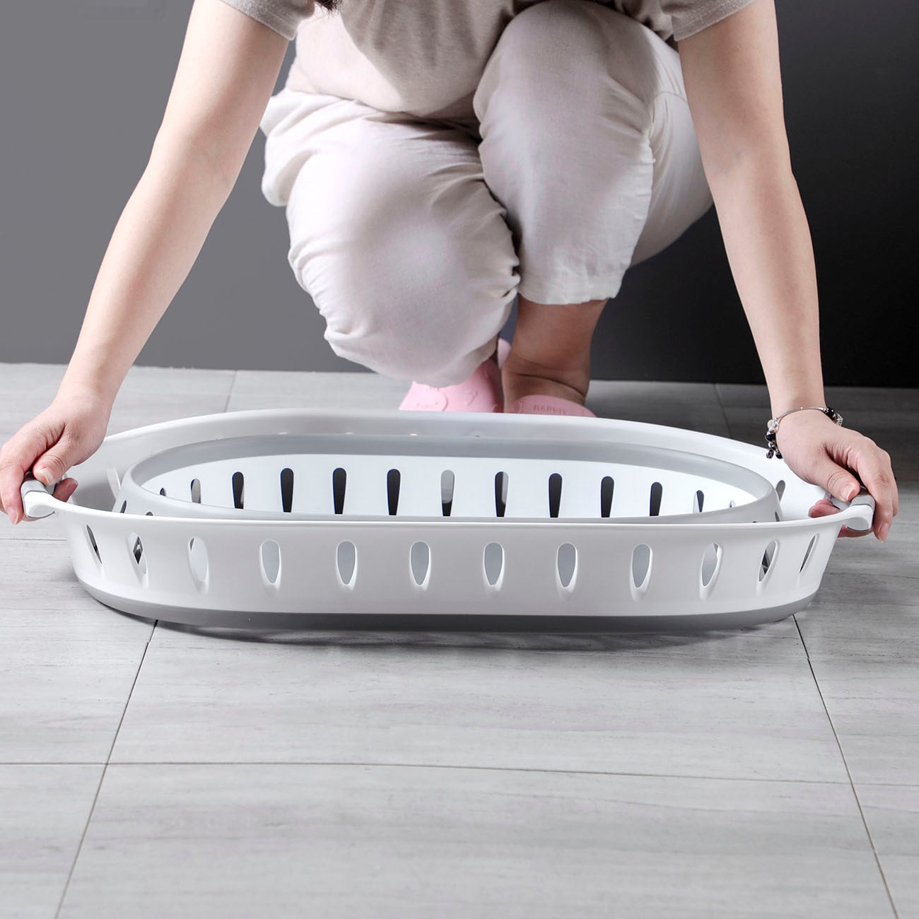 Faltbarer Wäschekorb aus Kunststoff