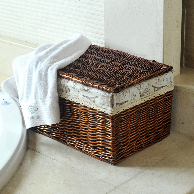 Wäschekorb aus natürlichem Stoff mit Deckel