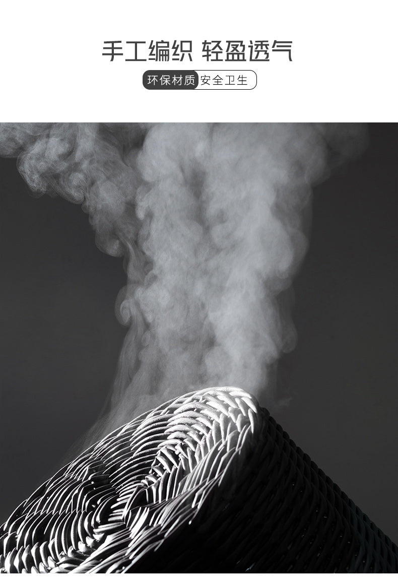 Runder Wäschekorb mit Rattanrahmen