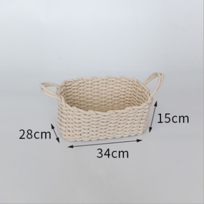 Faltbarer Wäschekorb aus gehäkeltem Leinen