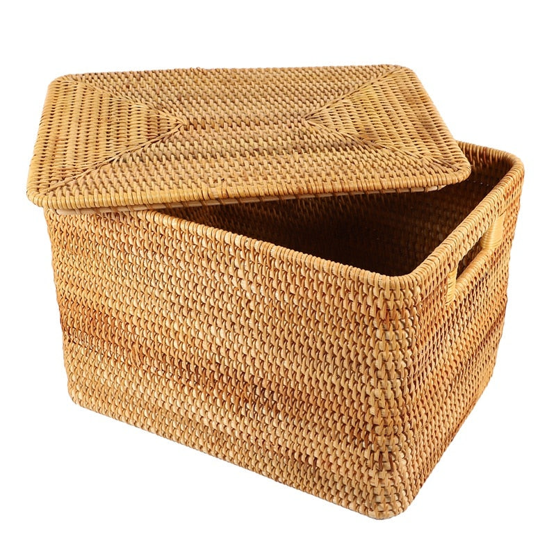 Handgefertigter Wäschekorb aus Rattan mit Deckel