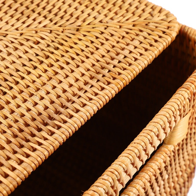 Handgefertigter Wäschekorb aus Rattan mit Deckel
