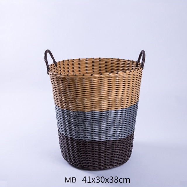 Verschiedene Rattan-Bambus-Wäschekörbe